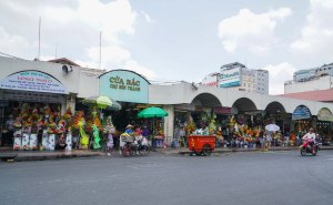 Entrance - Ben Thanh