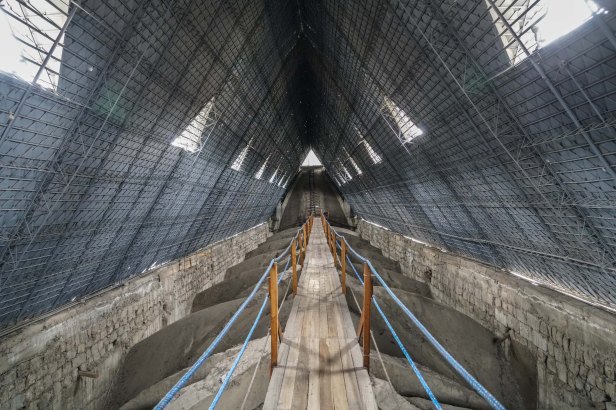 Ecuador Basilica del Voto copy
