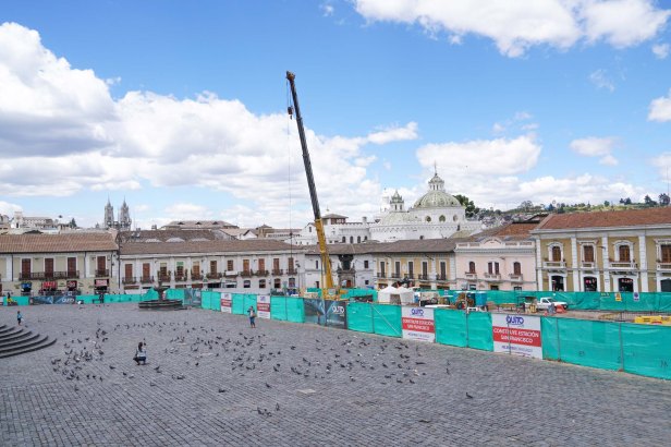 Ecuador Quito Old Town Plaza San Francisco 08.24.17